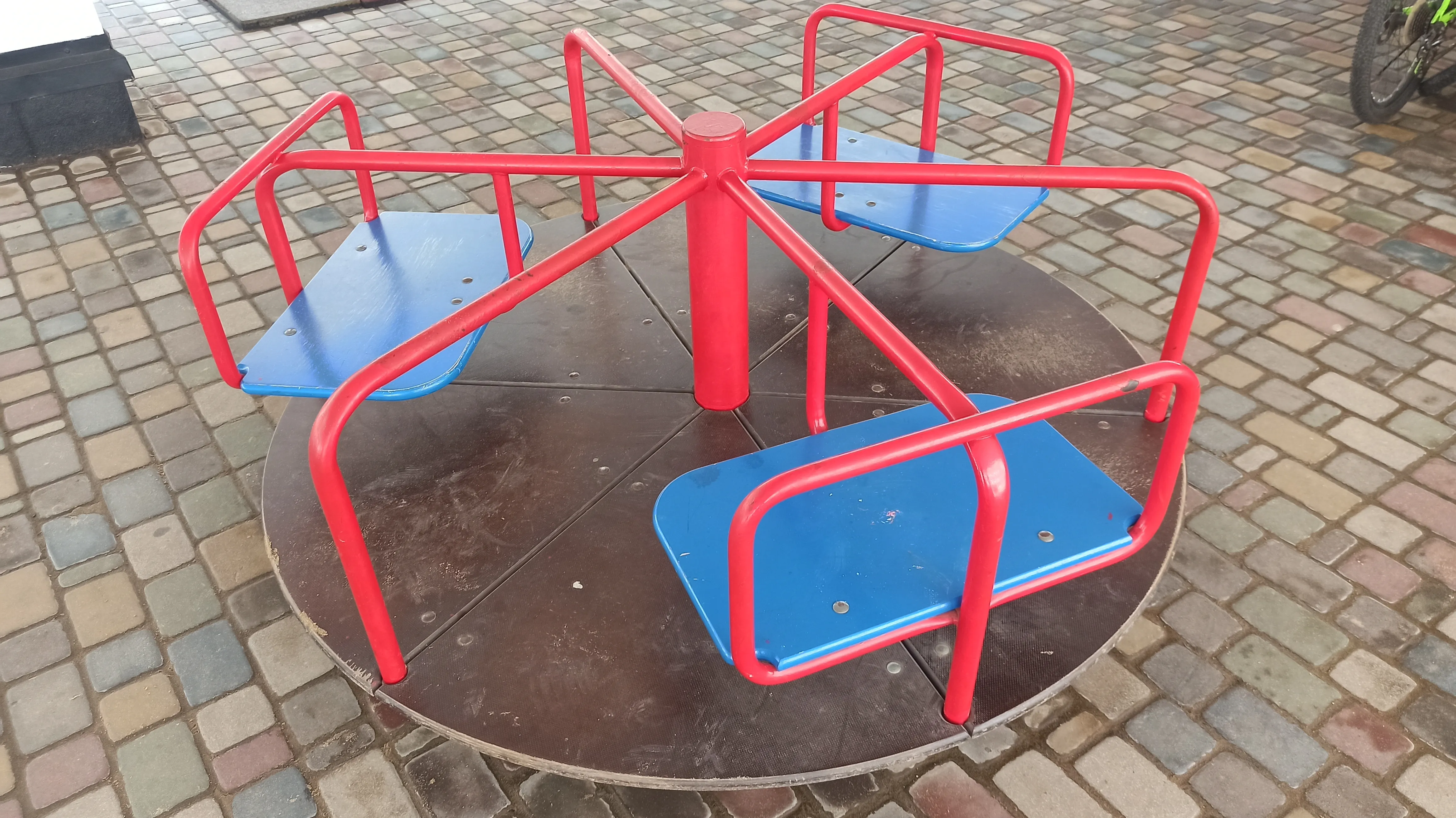 Игровые автоматы и качели для детей